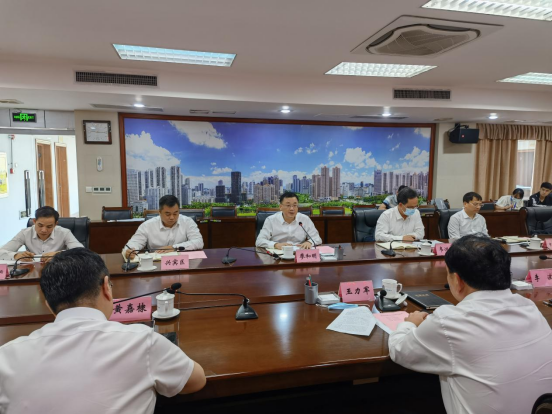來(lái)賓市與皇氏集團(tuán)、華能舉行200萬(wàn)千瓦農(nóng)光牧儲(chǔ)大基地項(xiàng)目推進(jìn)座談會(huì)