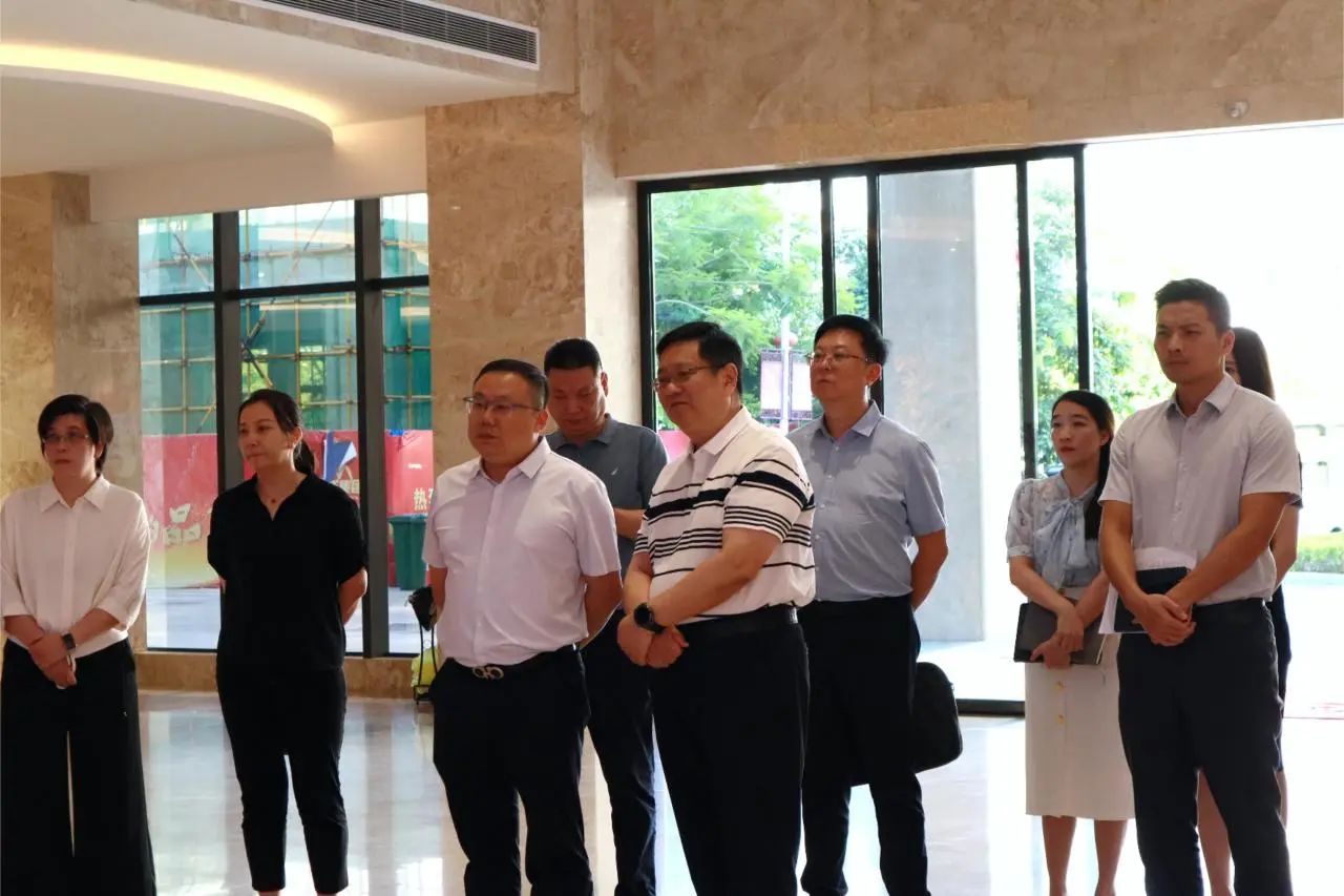 平安銀行南寧分行黨委書記、行長(zhǎng)陳亮蒞臨皇氏集團(tuán)調(diào)研指導(dǎo)